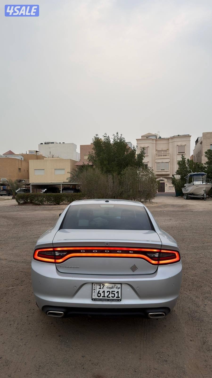 للبيع تشارجر ٢٠٢٠ ماشي ١١٥ الف0