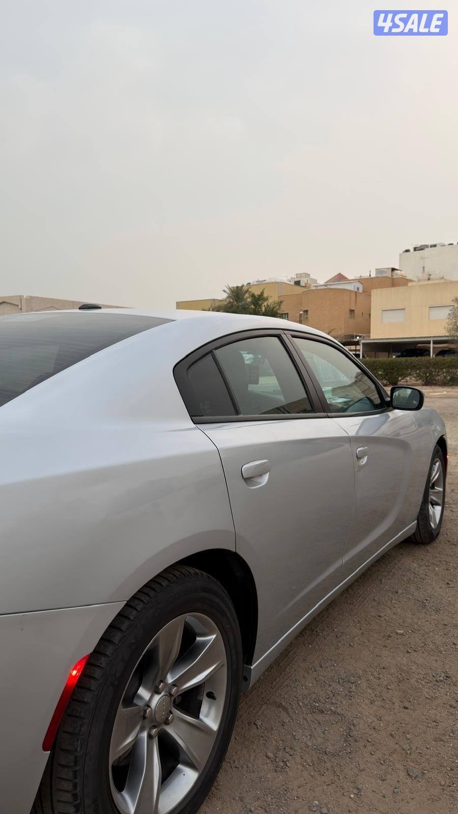 للبيع تشارجر ٢٠٢٠ ماشي ١١٥ الف7