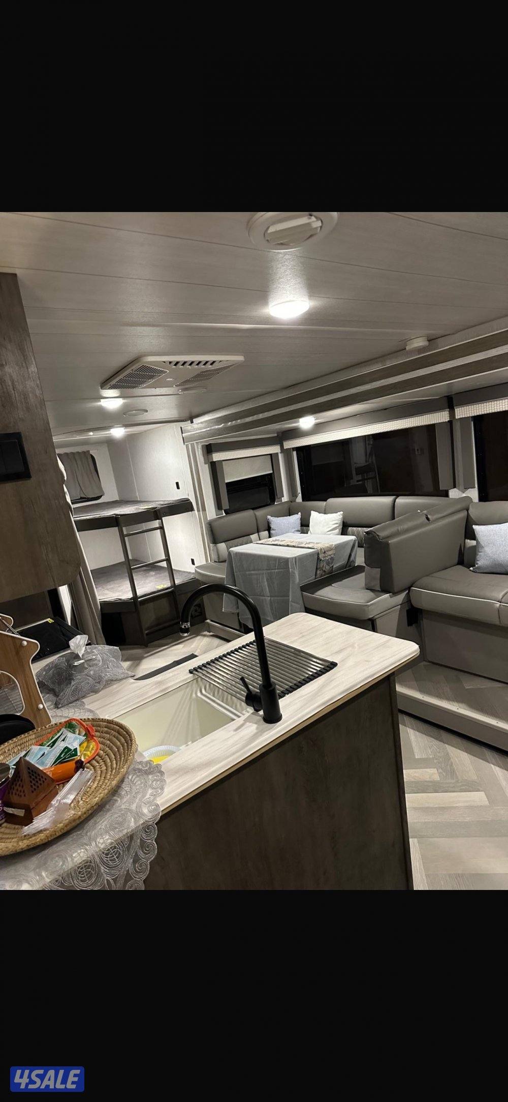 للبيع كرفان امريكي 32 قدم1