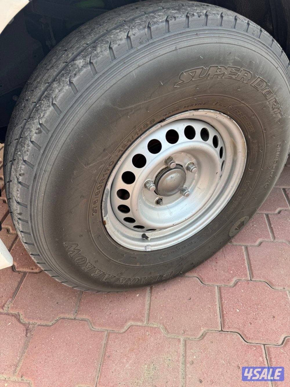 للبيع تواير ماصارلهم شهر ورنقات اصليه0