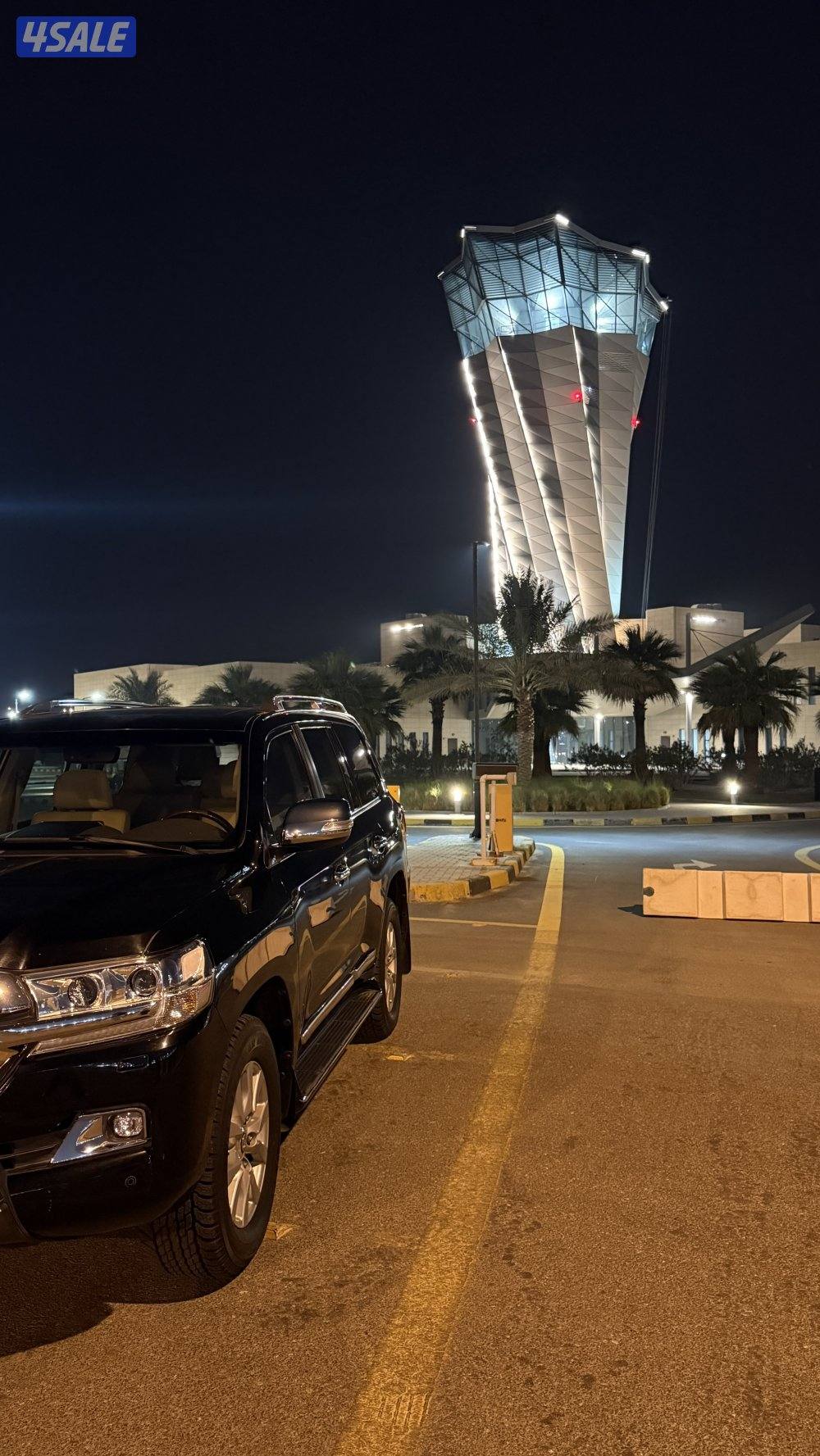 للبيع لاند كروزر V8 GXRصبغ الوكاله شرط الفحص2