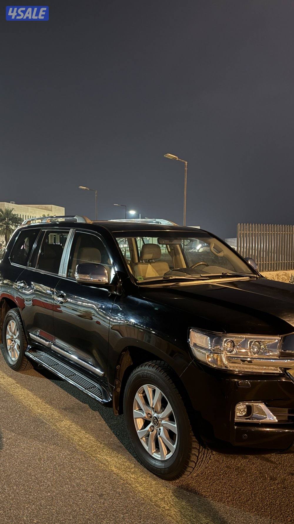 للبيع لاند كروزر V8 GXRصبغ الوكاله شرط الفحص3