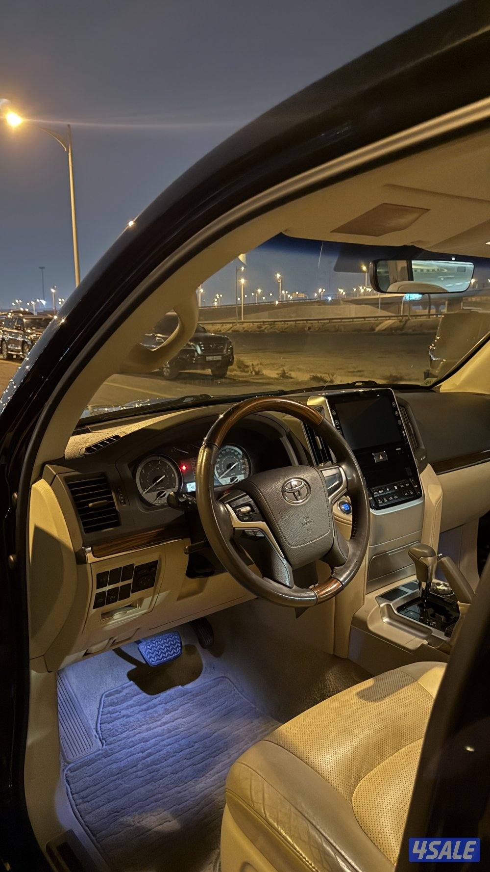 للبيع لاند كروزر V8 GXRصبغ الوكاله شرط الفحص9