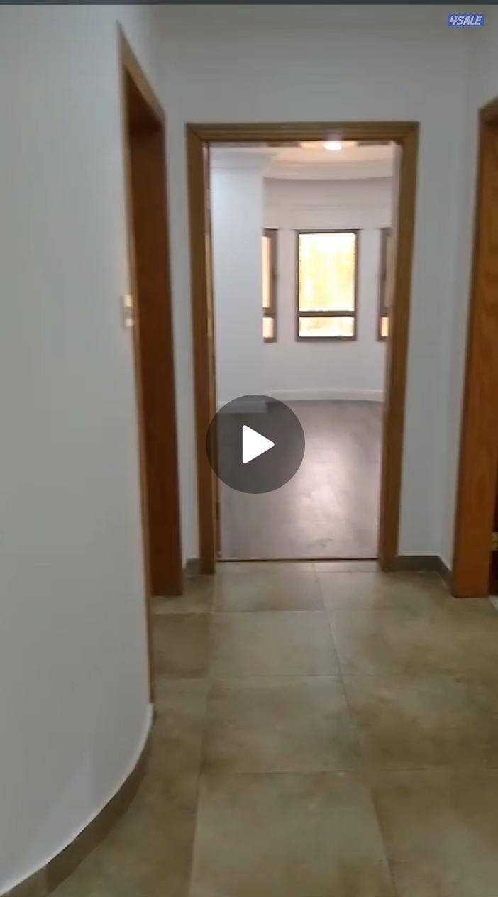 للإيجار شقة دبلوكس 3 غرف منهم غرفه مستر وصالة ومطبخ غرفة خ تكييف سنترا1