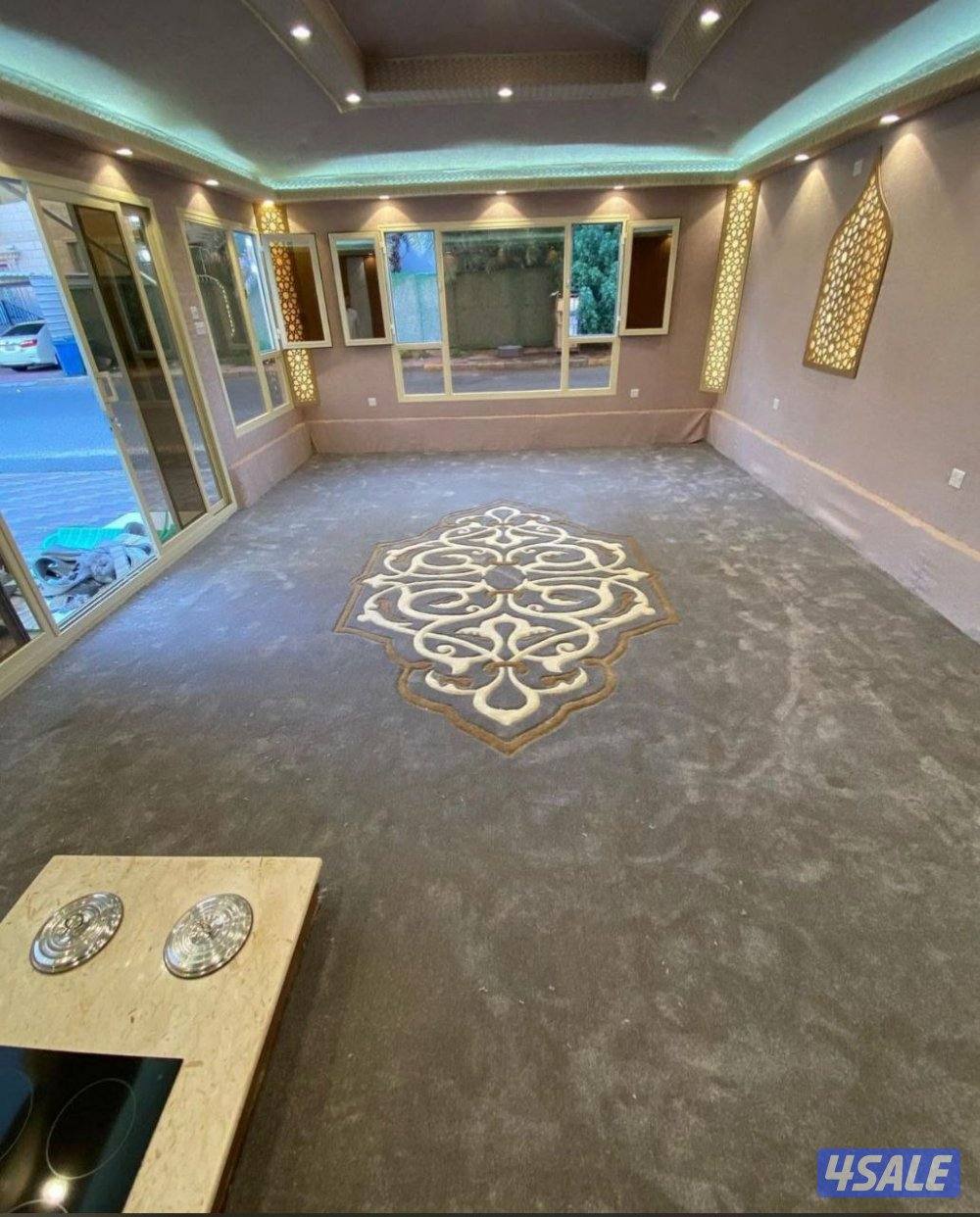 يوجد لدينا افضل السجاد والمفروشات ومساند ضهر ورضيات باركية ونقشات حفر9