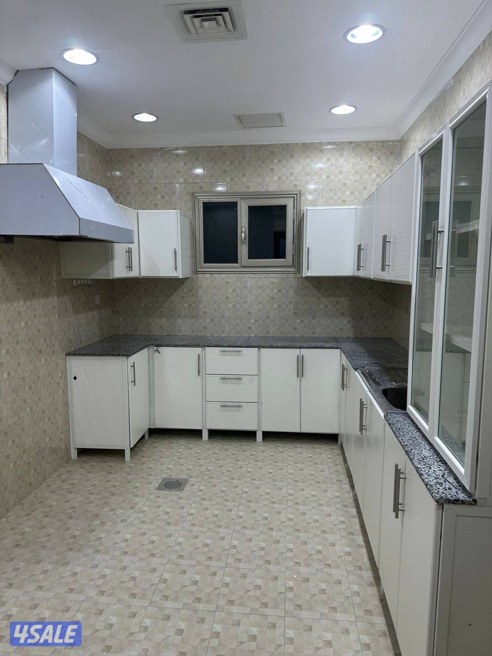 للإيجار شقة - صباح الاحمد قطاع E34