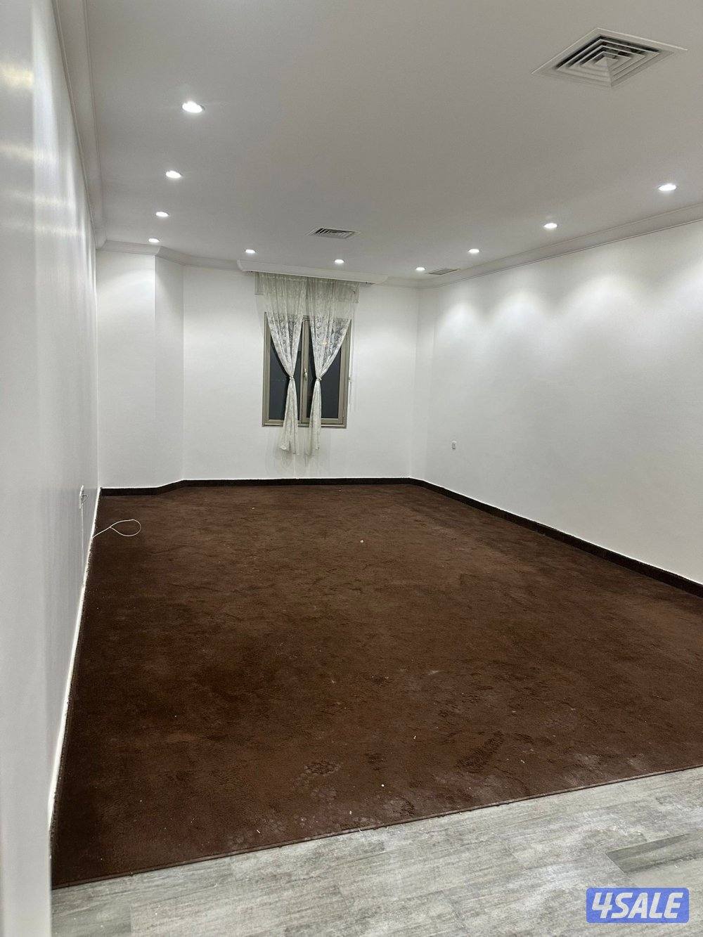 للإيجار شقة - صباح الاحمد قطاع E35