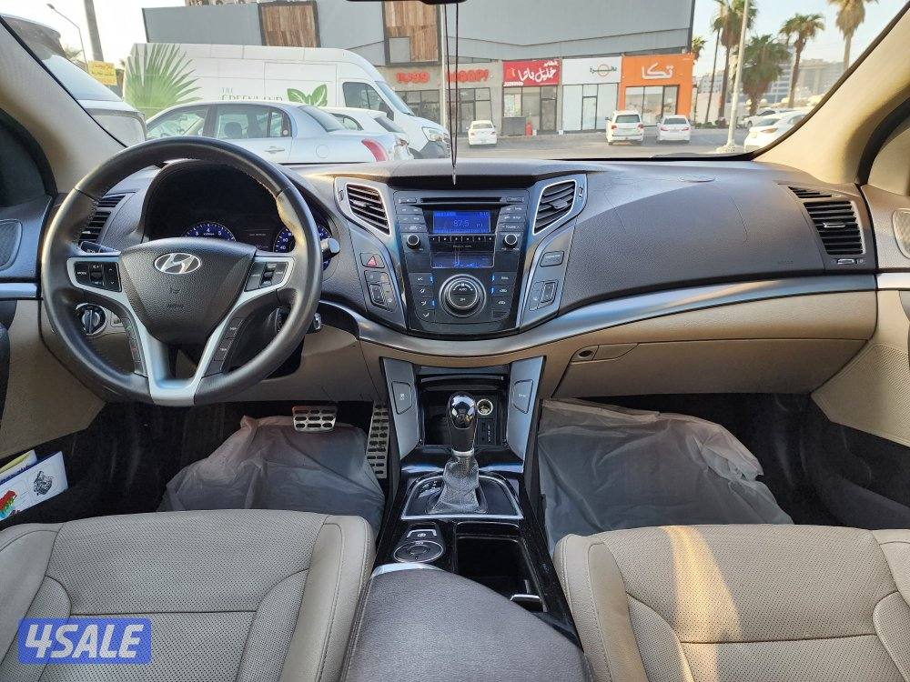 هيونداي i40 عداد 135 ألف جلد بانوراما 4 تواير جدد شرط الفحص بالكامل6