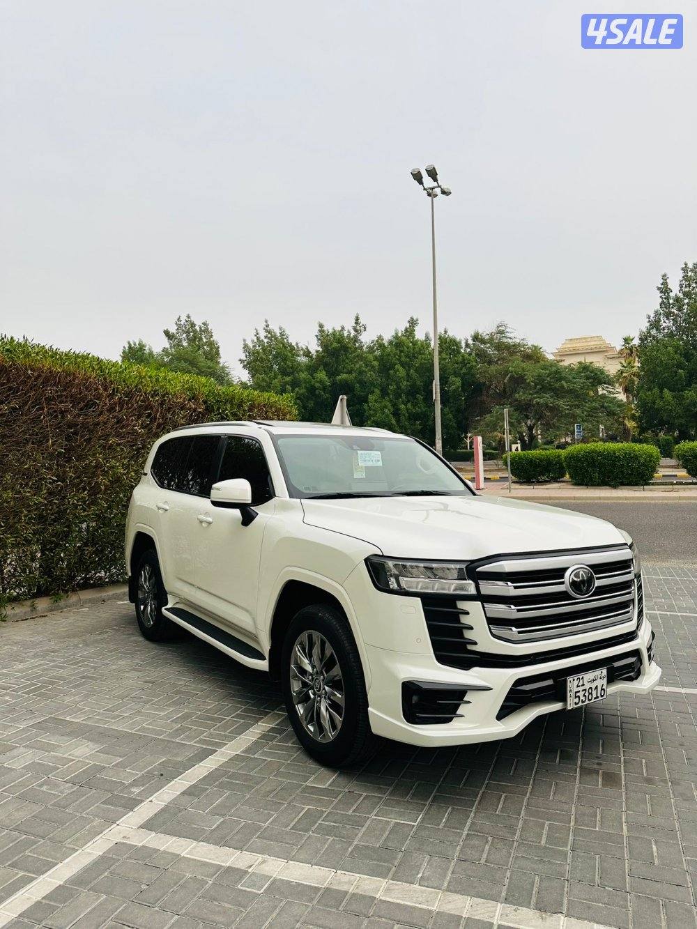 للبيع لاند كروزر ايرو اس GXR عداد 31 الف1