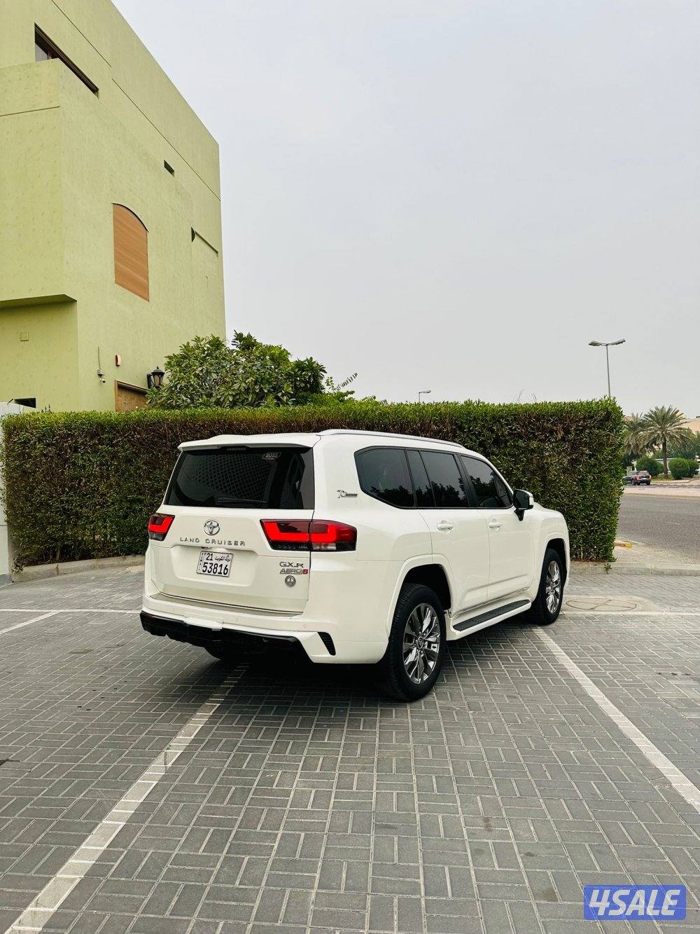 للبيع لاند كروزر ايرو اس GXR عداد 31 الف2