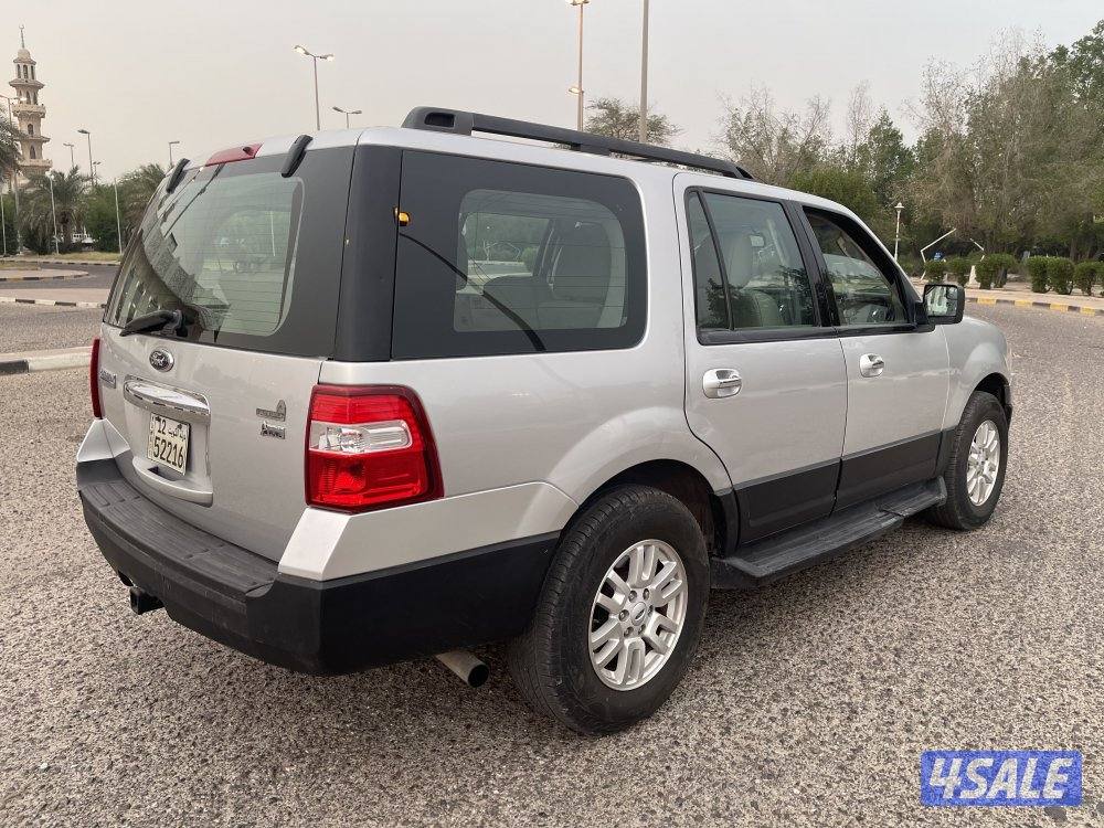 فورد اكسبدشن  2013 لون سلفر  صبغ الوكاله بحاله ممتازه4