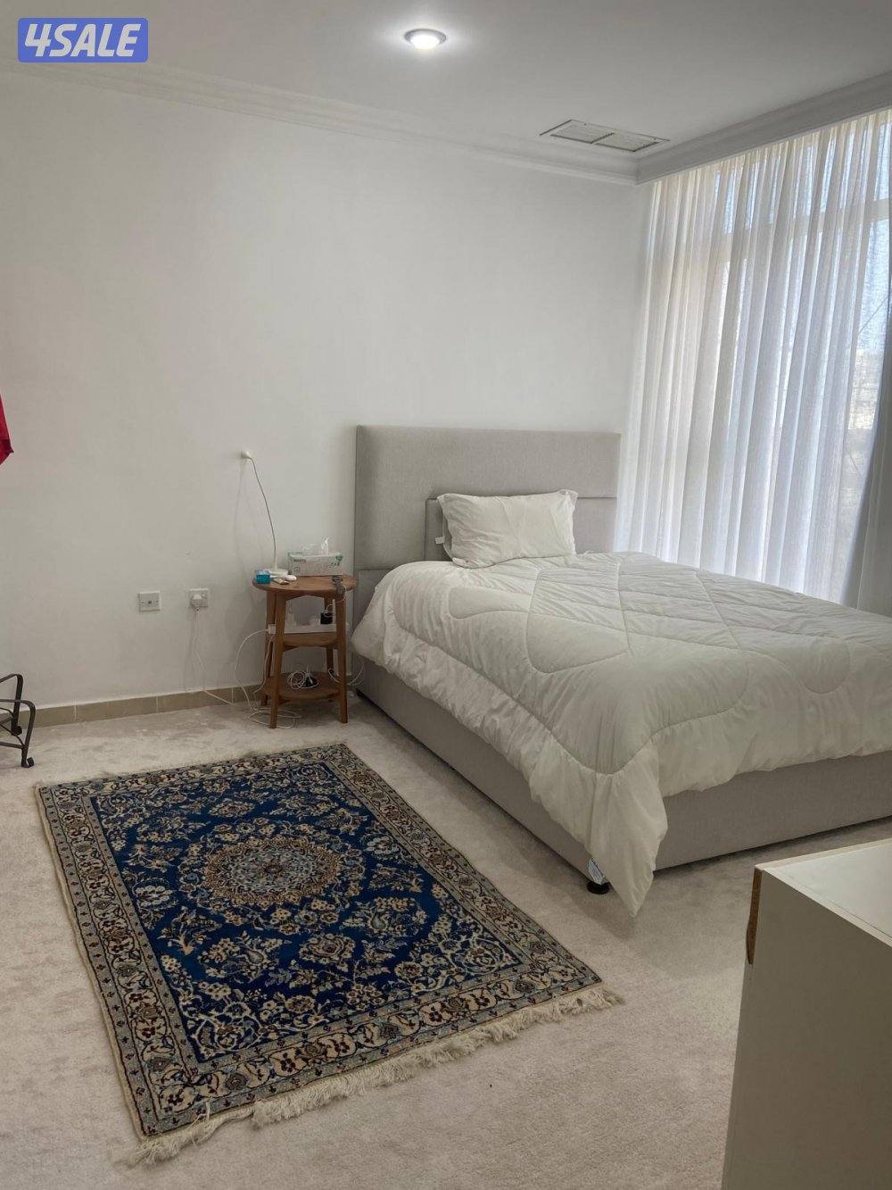 للبيع شقه بالجابريه / مطله على الشارع الرئيسي2