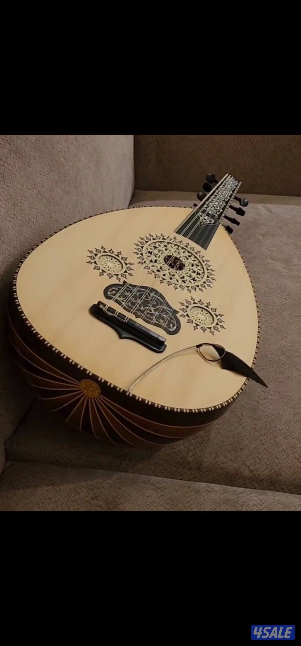 عود صناعة خاصة طربي وشرقي 
  الصانع السوري الحلبي أبراهيم سكر 
 صناعة0