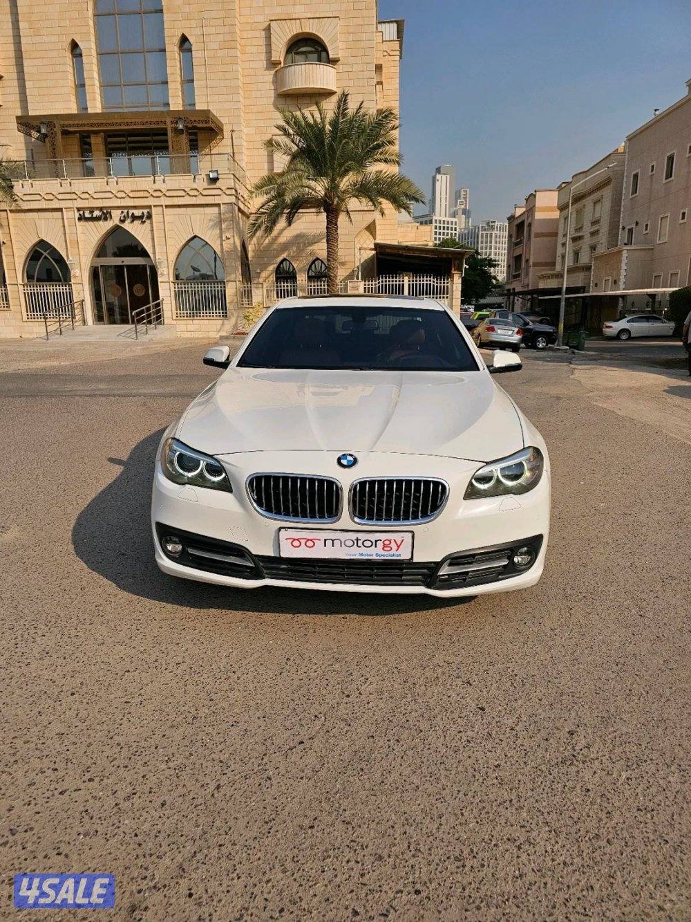 للبيع بي ام دبليو 528i موديل 20150