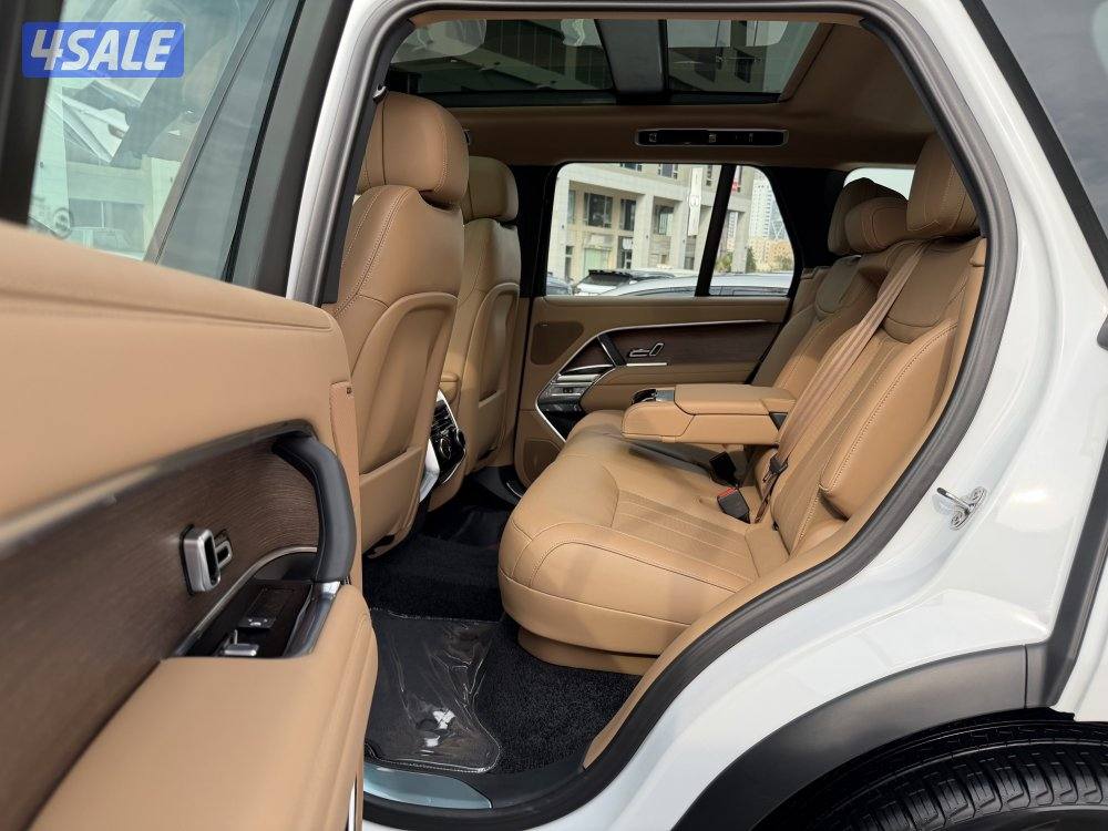 كلاسك 6 سلندر P400 موديل 2024 عداد 4 الاف وكالة كفالة سيرفيس مجاني2