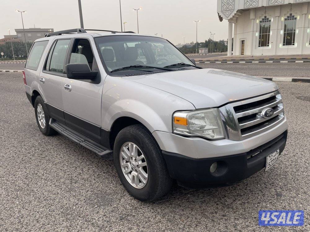 فورد اكسبدشن  2013 لون سلفر  صبغ الوكاله بحاله ممتازه10