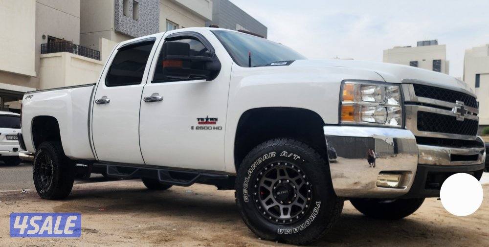 للبيع وانيت شفر سلفرادو 2500 HD دبل قير ارضي0