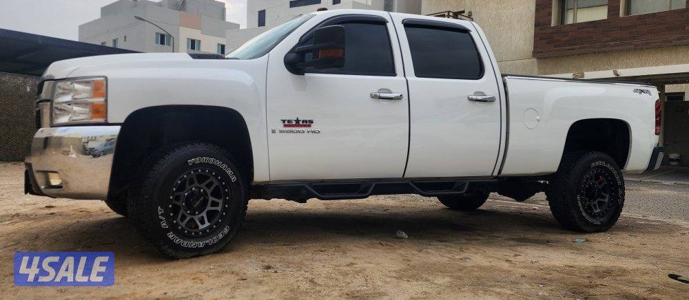 للبيع وانيت شفر سلفرادو 2500 HD دبل قير ارضي2