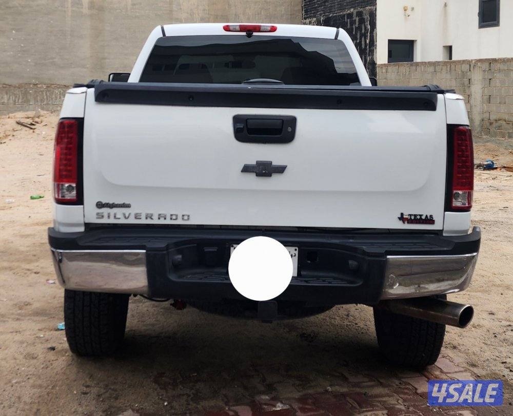 للبيع وانيت شفر سلفرادو 2500 HD دبل قير ارضي3