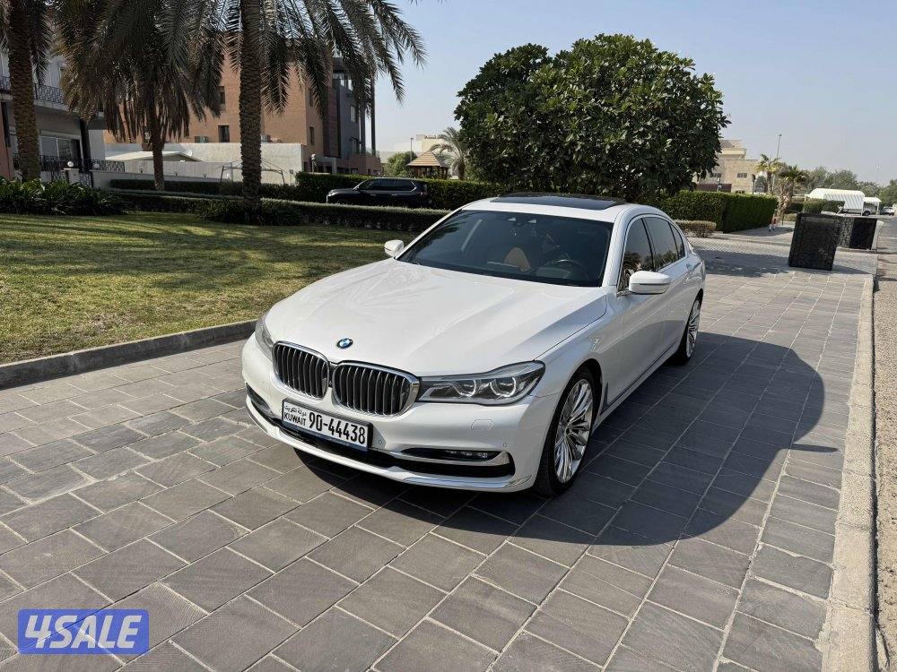 للبيع بي ام دبليو موديل 2018 وراد قطر صبغ وكالة ماعد قطّعه 740 LI..0