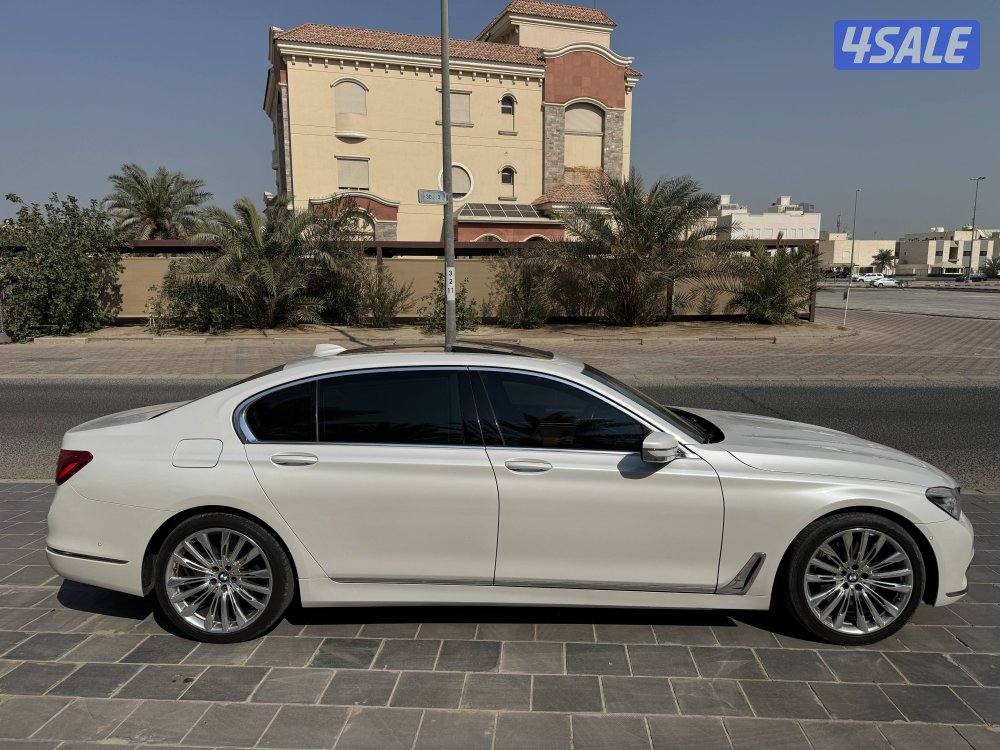 للبيع بي ام دبليو موديل 2018 وراد قطر صبغ وكالة ماعد قطّعه 740 LI..5