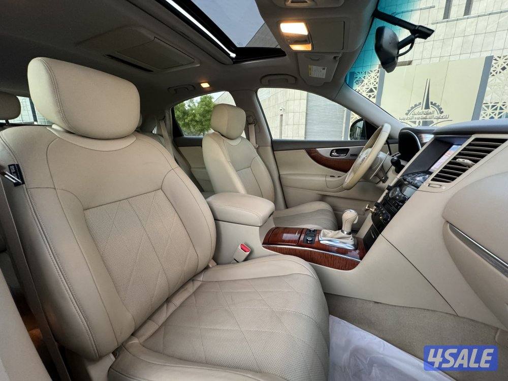 انفنيتي QX70 موديل 2016 عداد 67 الف بحاله الوكاله10