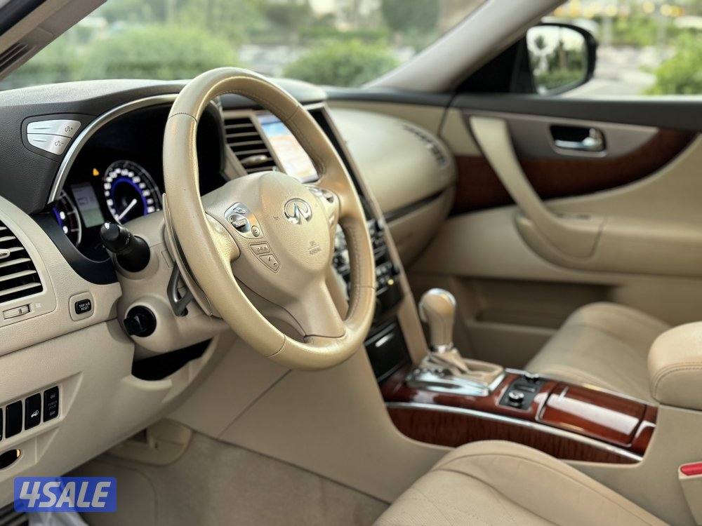 انفنيتي QX70 موديل 2016 عداد 67 الف بحاله الوكاله14