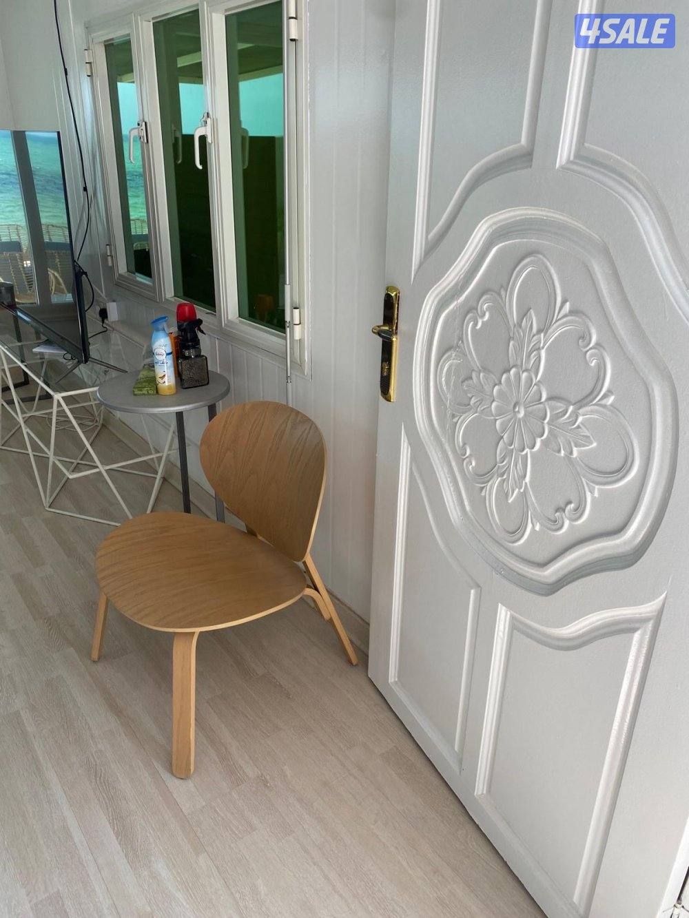 للبيع شاليه ١٢متر x ٤ ممتاز ملبس ارضيه باريكه ساندوتش بانر ٧ سانتي3