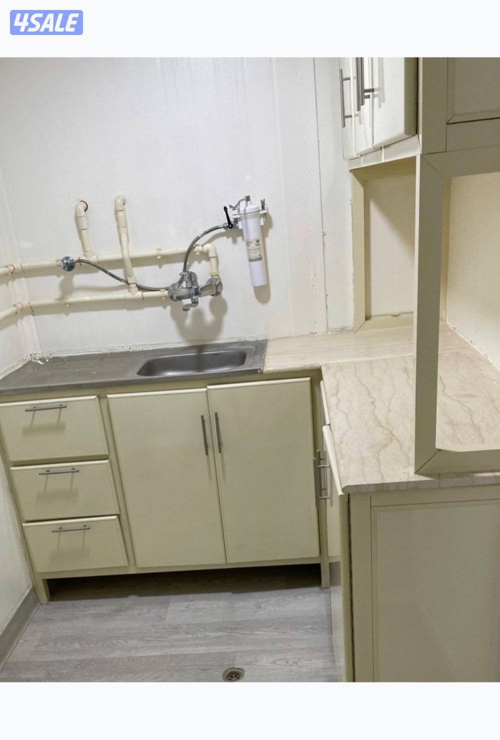 للبيع شاليه ١٢متر x ٤ ممتاز ملبس ارضيه باريكه ساندوتش بانر ٧ سانتي7