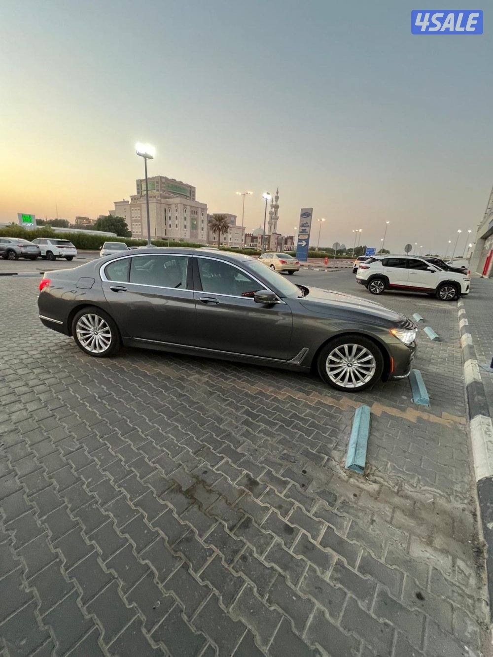 للبيع 740i كامل المواصفات2