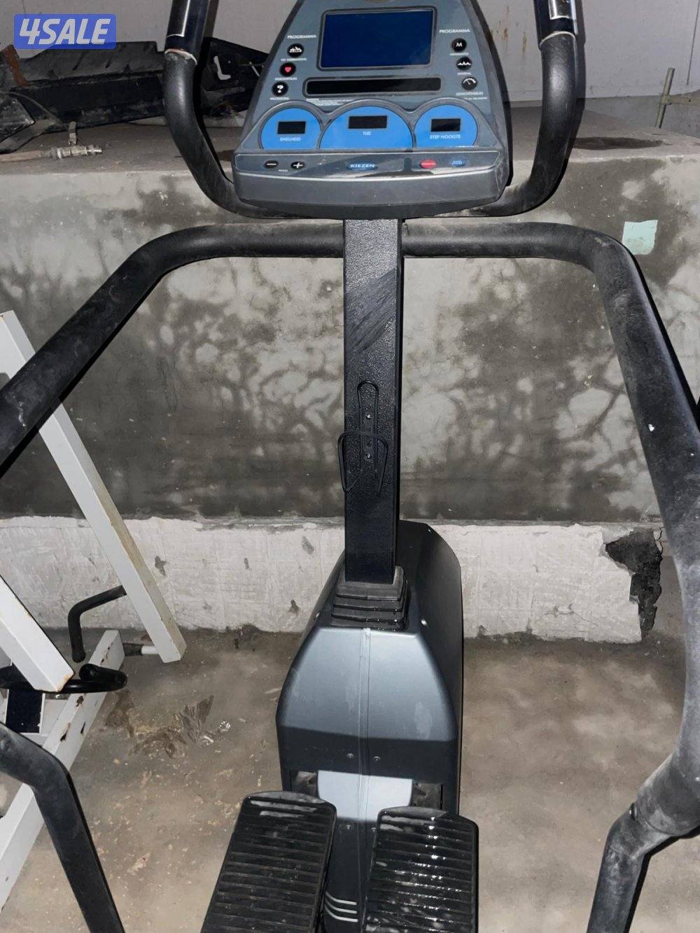 أجهزه نادي المانيه بدون أوزان (تستعمل الهوا)2