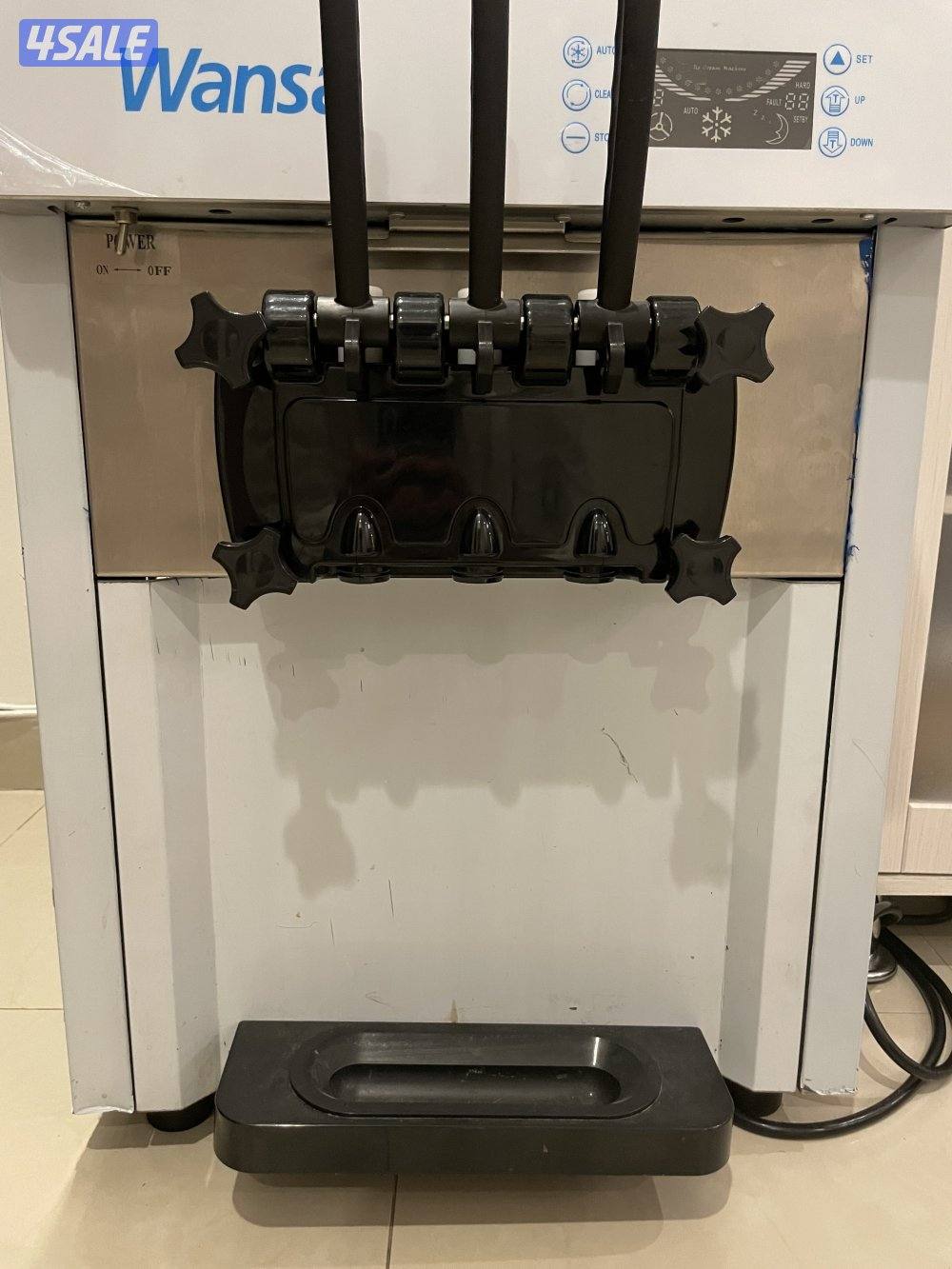 للبيع مجموعة حق بزنس ايس كريم مكاين عليهم كفالة0