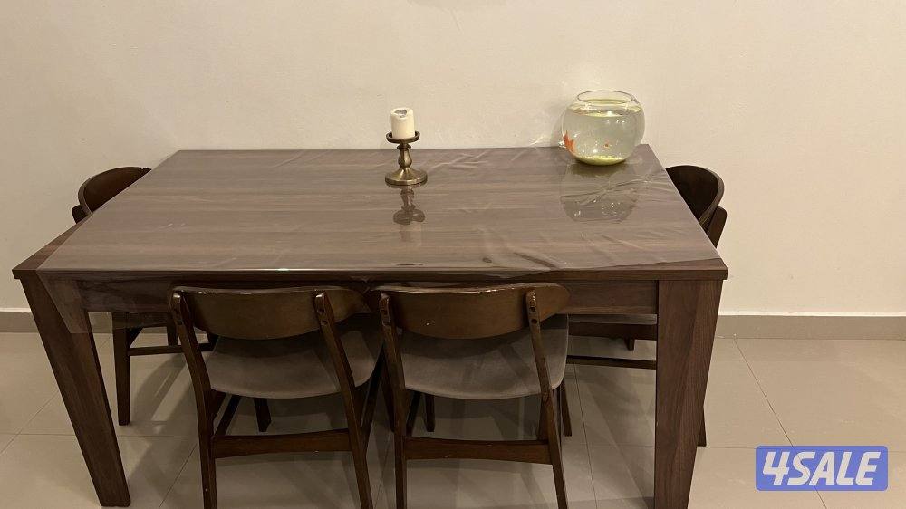 للبيع طاوله 6 اشخاص0