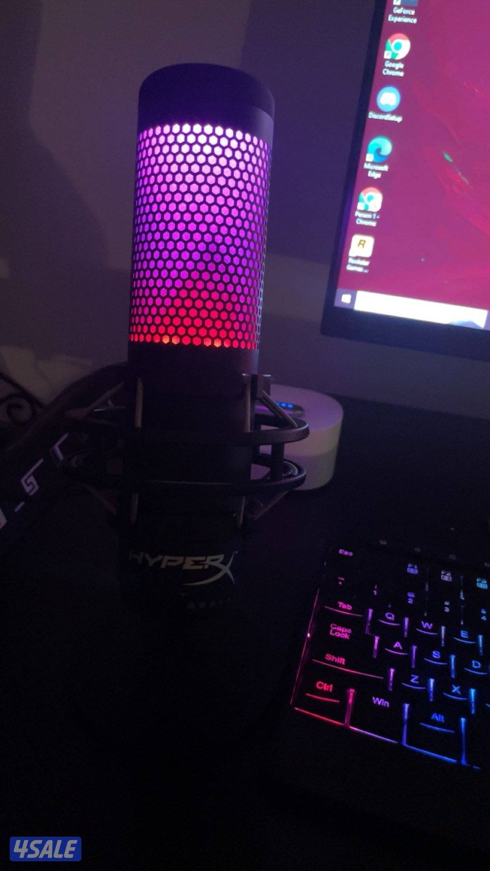 للبيع سيت اب كامل بي سي قيمنق استعمال خفيف مع كيبورد وماوس ومايك0