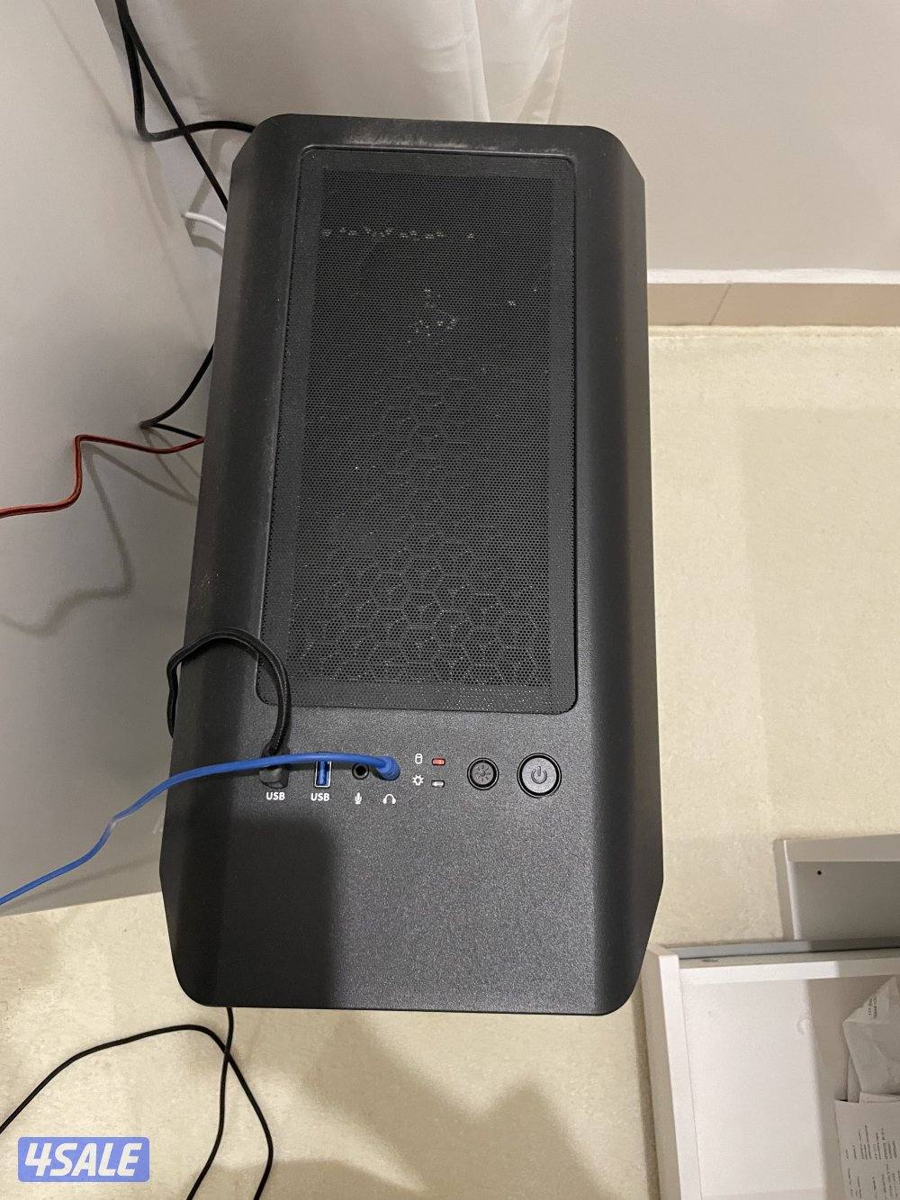 للبيع سيت اب كامل بي سي قيمنق استعمال خفيف مع كيبورد وماوس ومايك3