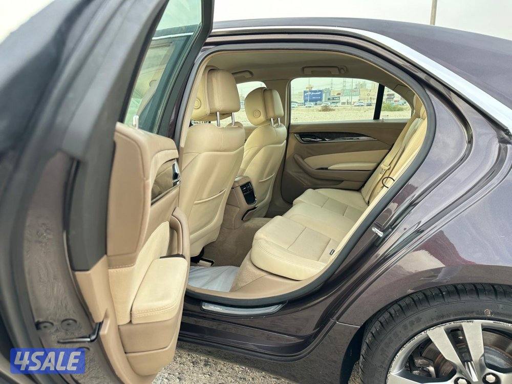 كاديلاك CTS موديل ٢٠١٤ ماشي ٨٣ ألف8