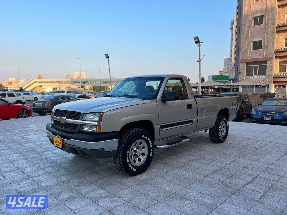 وانيت سلفرادو 2005 بحاله ممتازه وارد الغانم شرط الفحص0