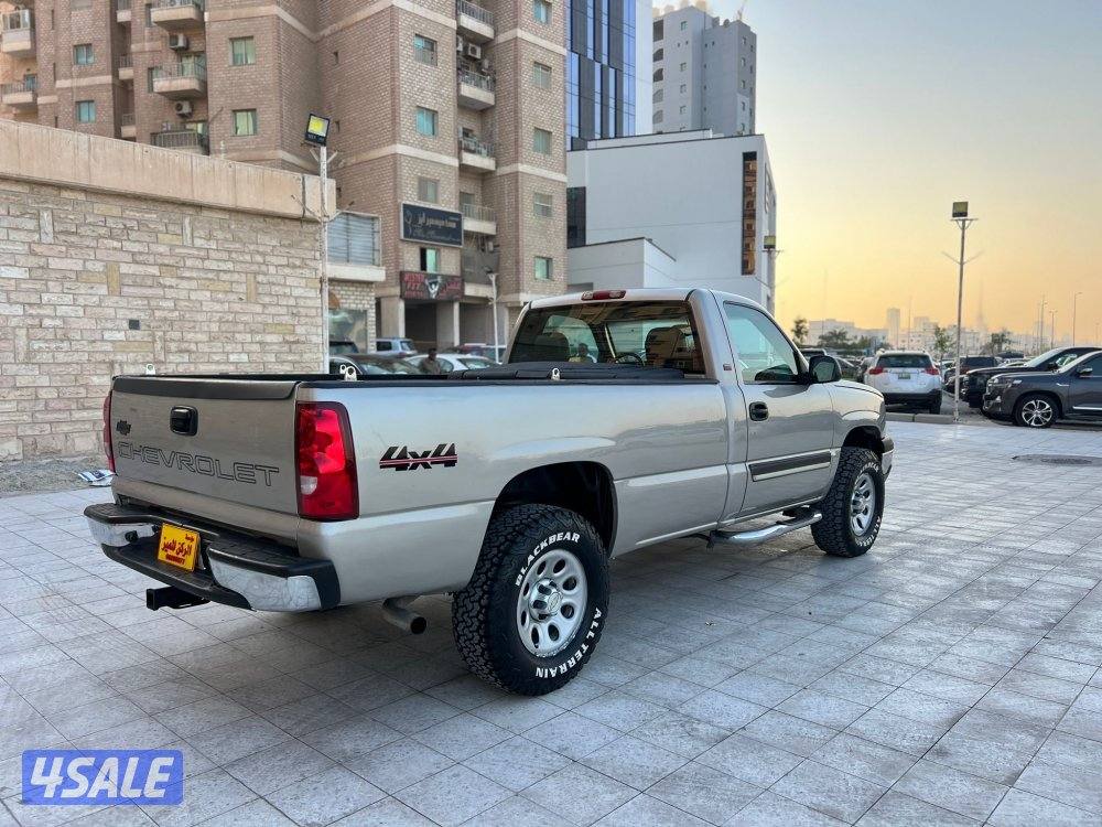 وانيت سلفرادو 2005 بحاله ممتازه وارد الغانم شرط الفحص5