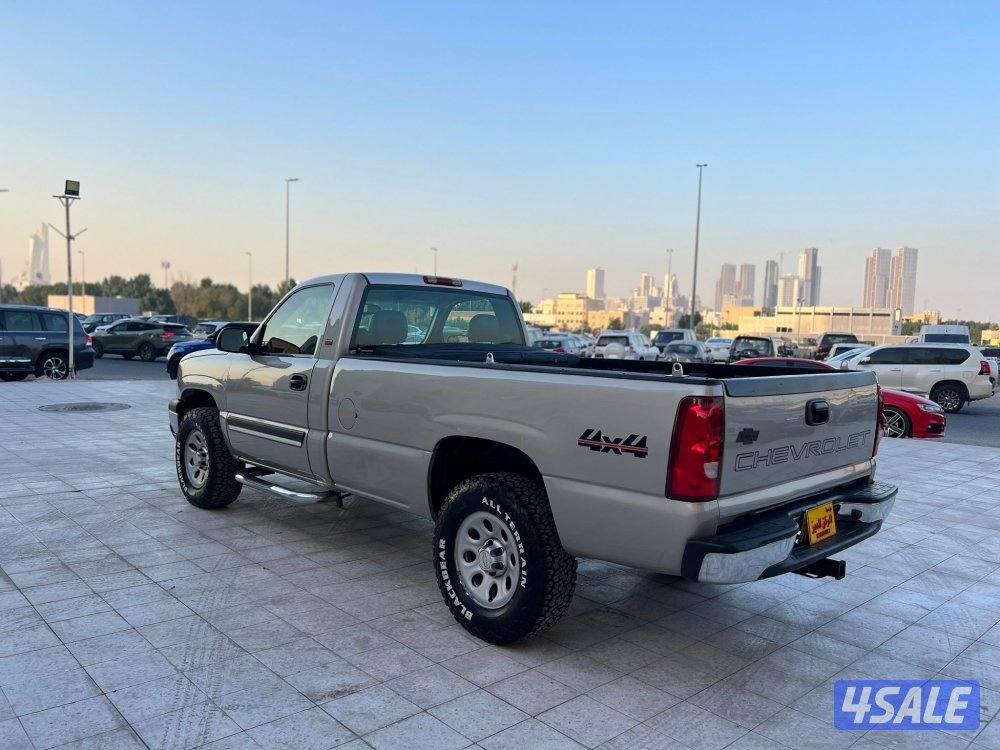 وانيت سلفرادو 2005 بحاله ممتازه وارد الغانم شرط الفحص7