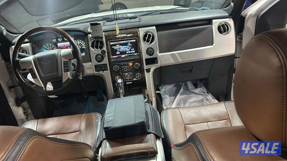 للبيع وانيت فور بلاينيوم8سلندر6.2 مديل2014 شرط الفحص4