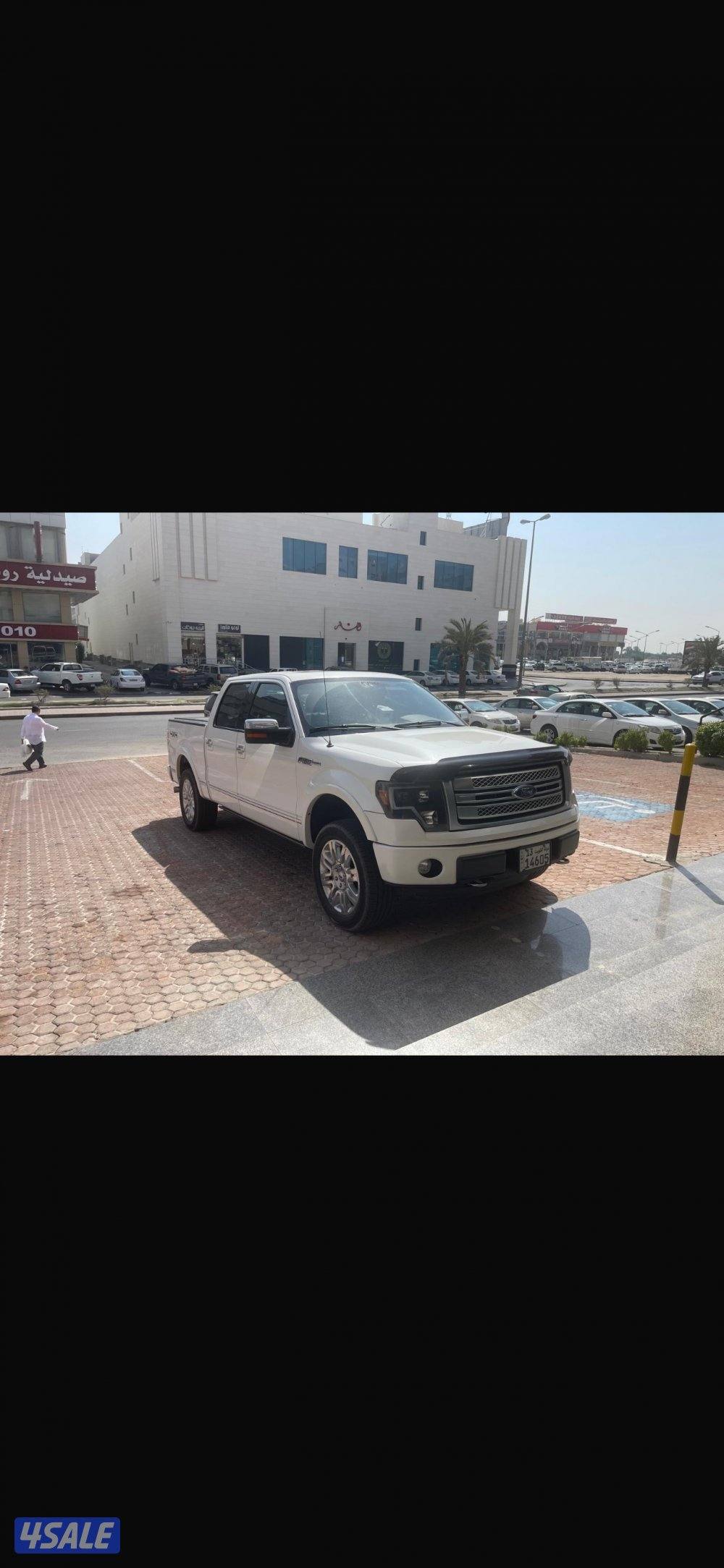 للبيع وانيت فور بلاينيوم8سلندر6.2 مديل2014 شرط الفحص3