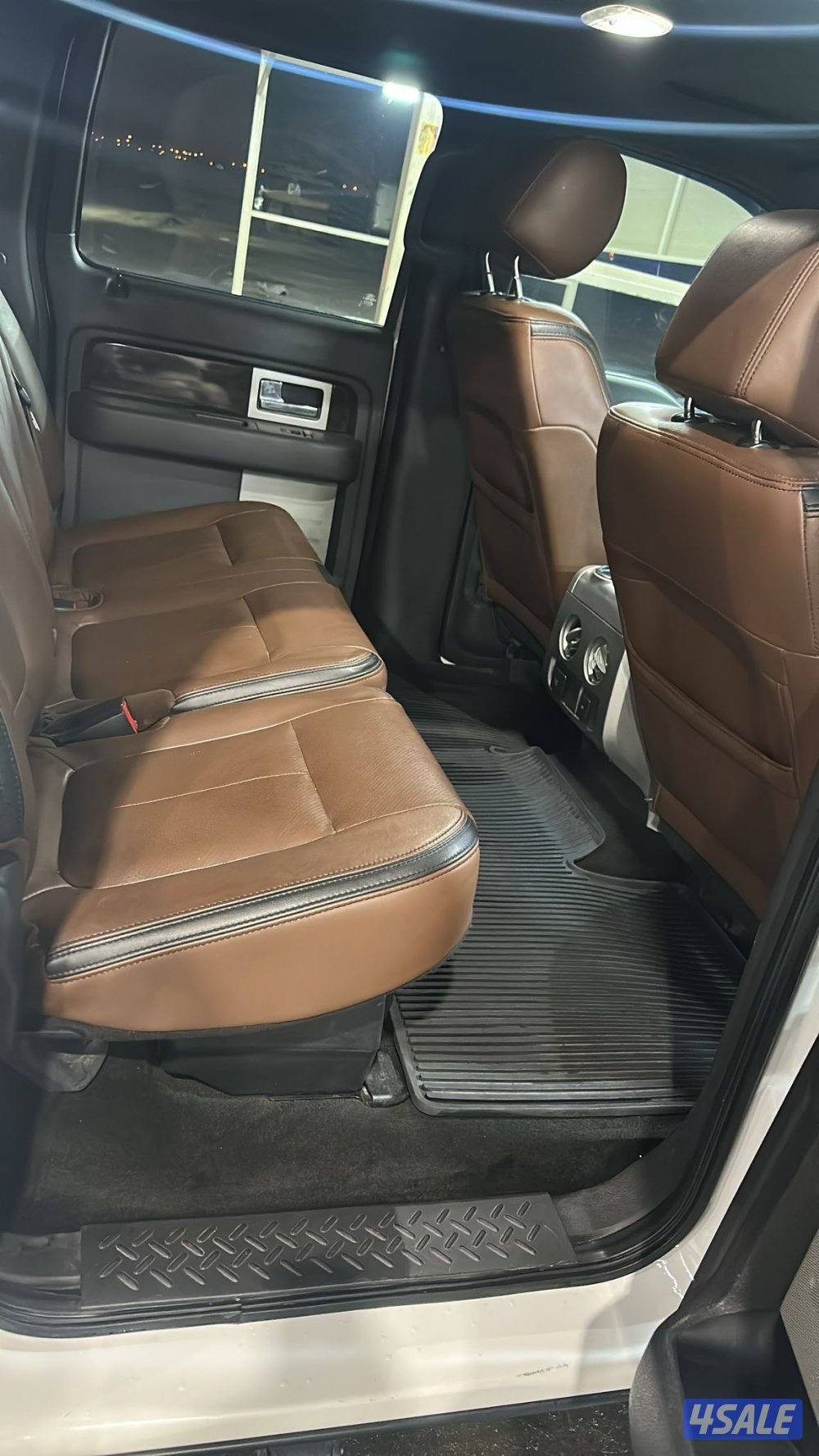 للبيع وانيت فور بلاينيوم8سلندر6.2 مديل2014 شرط الفحص6