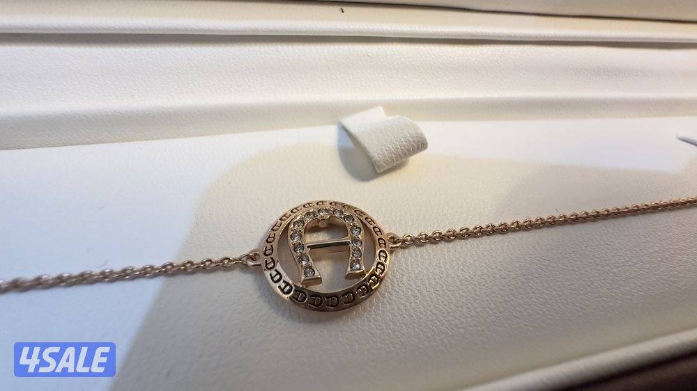 Aigner women original bracelet1