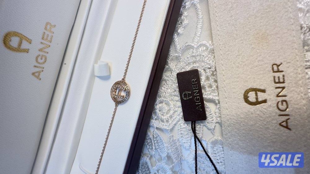 Aigner women original bracelet2