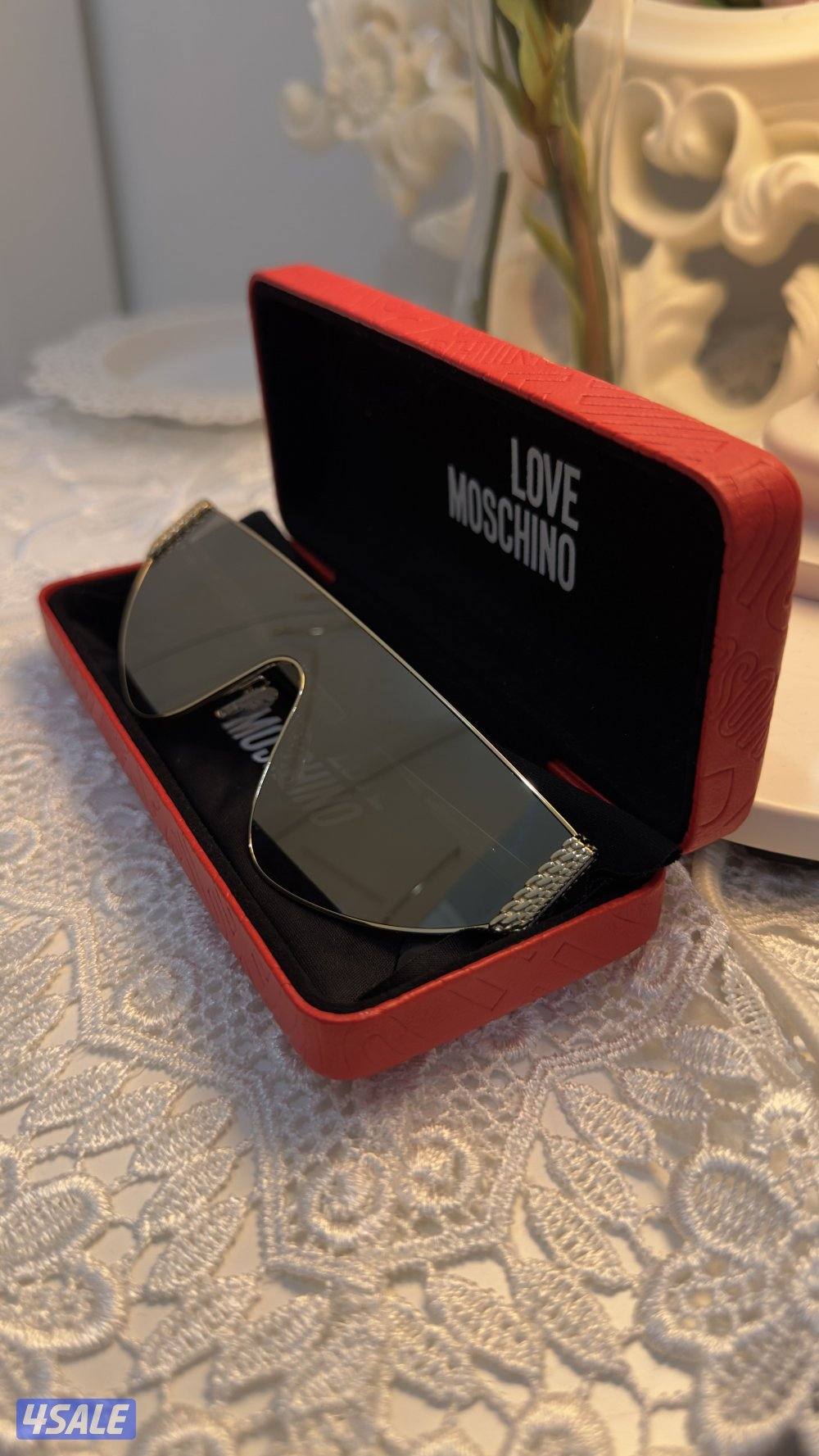 Love Moschino sunglasses women1