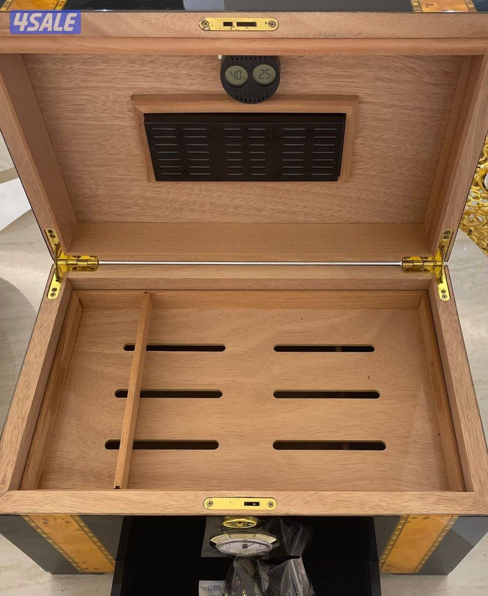 للبيع هيوميدور سيقار خشب سندان اصلي مع 17 سيقار2