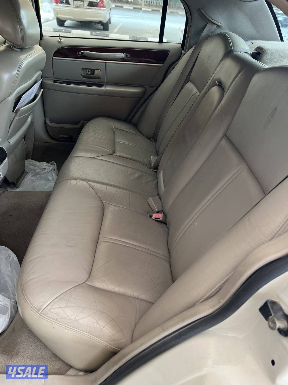 للبيع لينكون تاون كار موديل 20051