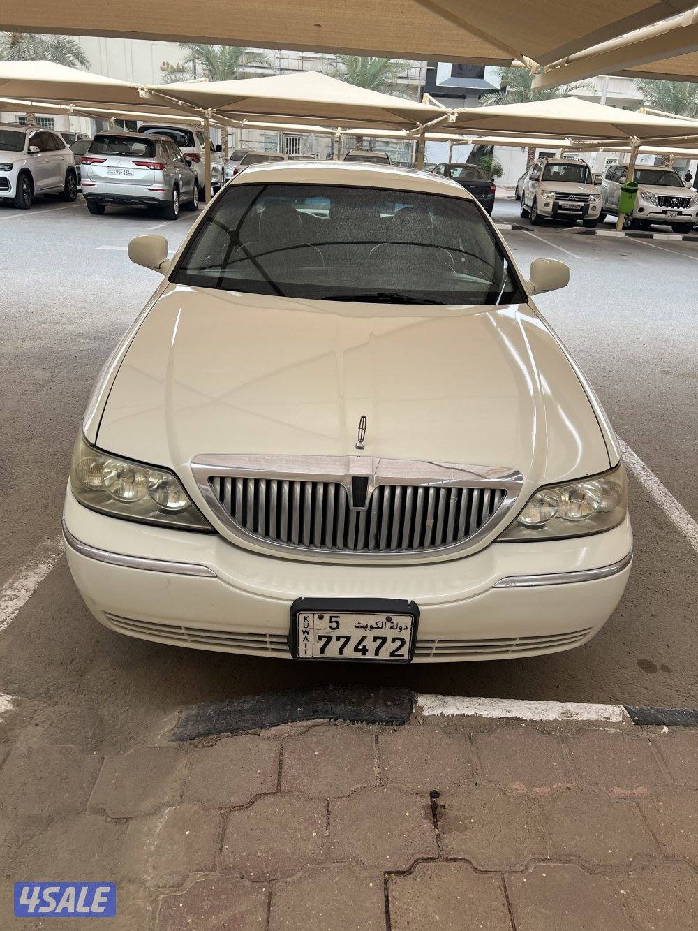 للبيع لينكون تاون كار موديل 20052