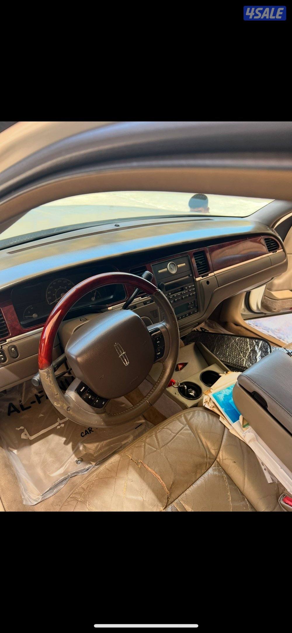 للبيع لينكون تاون كار موديل 20054