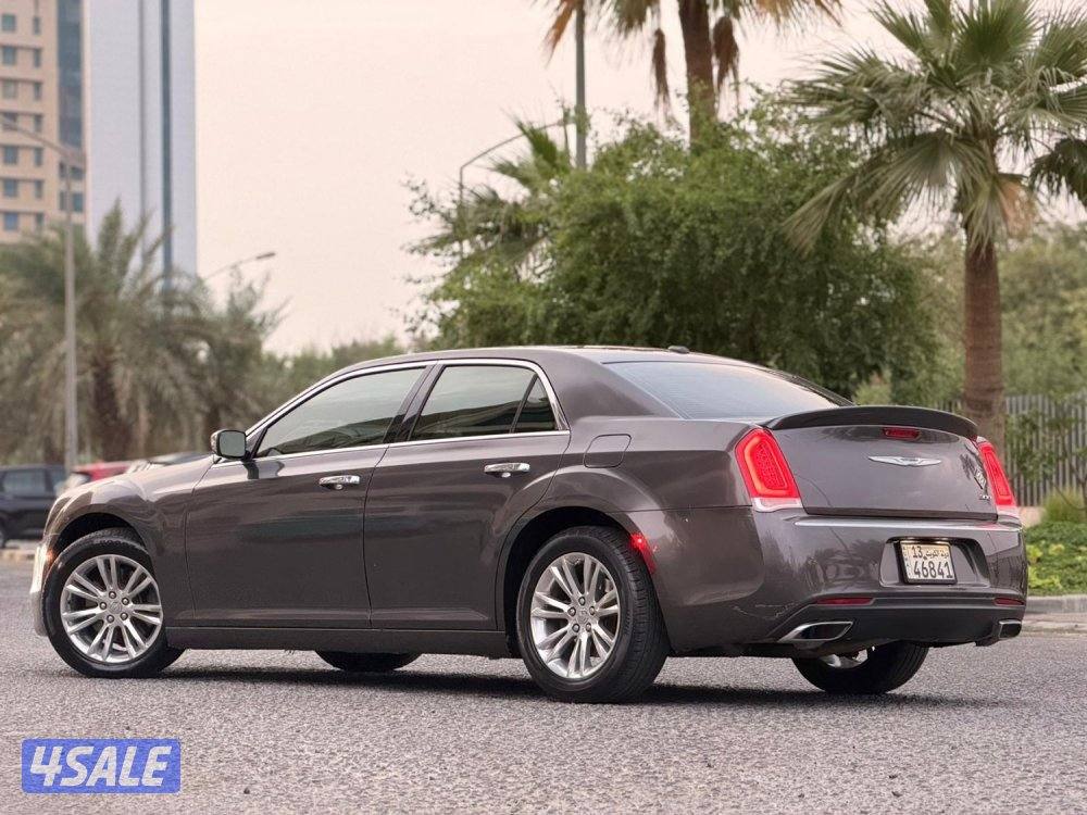 كرايسلر // C 300  V8  // 2015  // صبغ الوكالة5